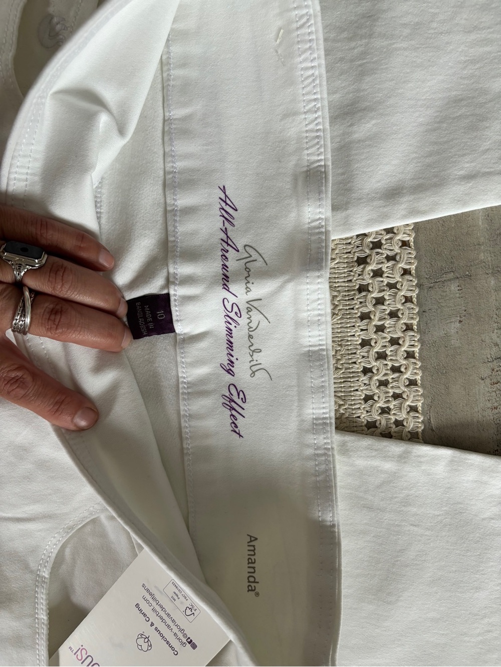 Gloria Vanderbilt White Ankle Crop Jeans - Picture 3 of 8